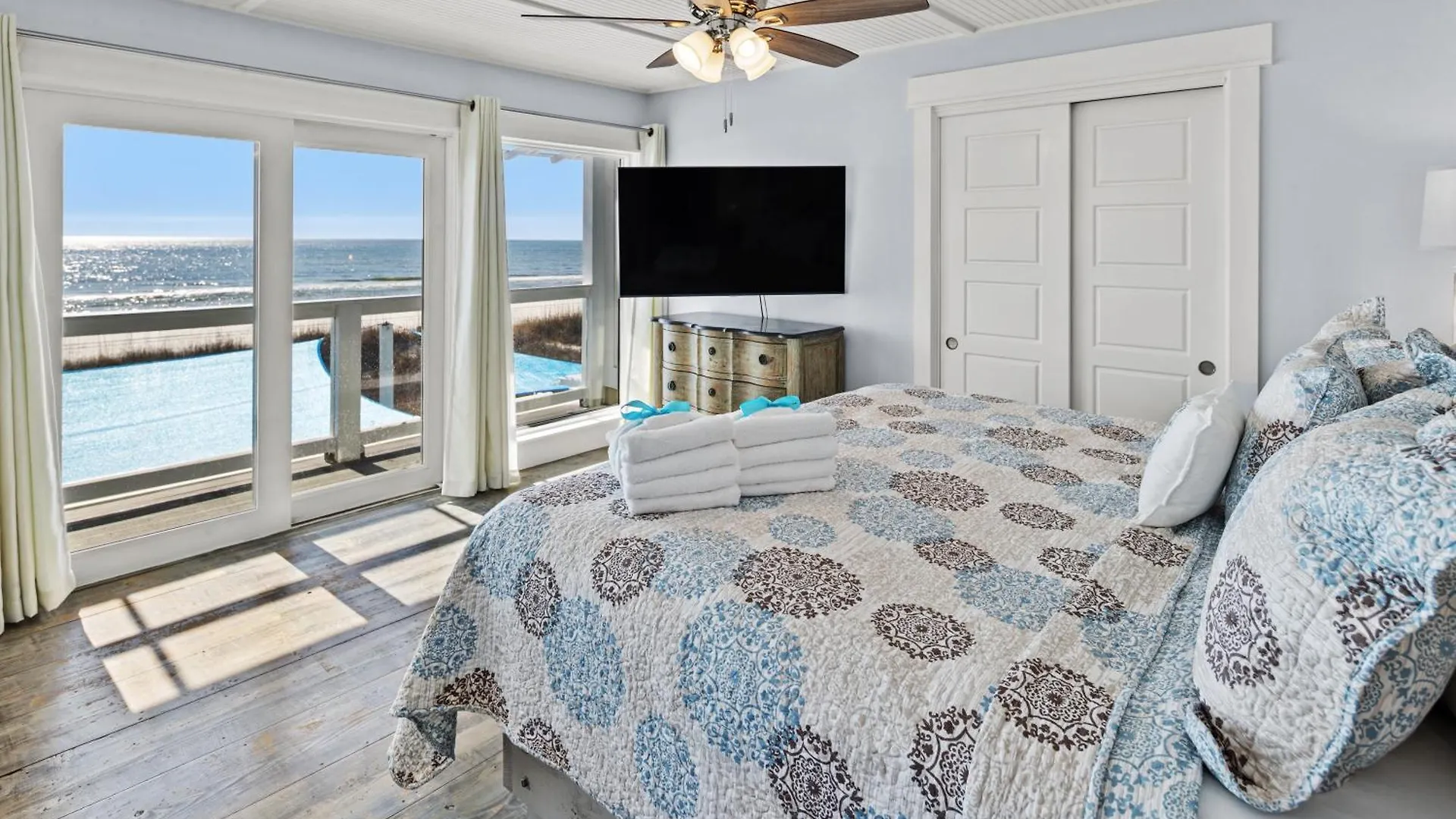 Holiday home Luxury Gulf Front Property! Directly On The Beach! Sleeps 15! Panama City Beach