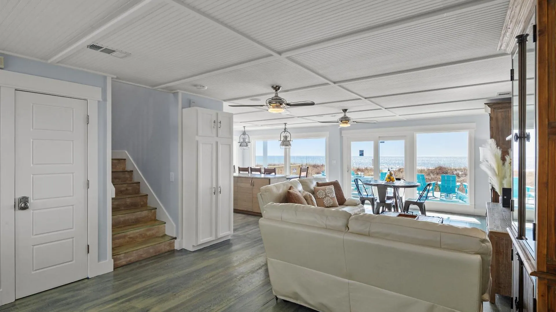 Luxury Gulf Front Property! Directly On The Beach! Sleeps 15! Panama City Beach