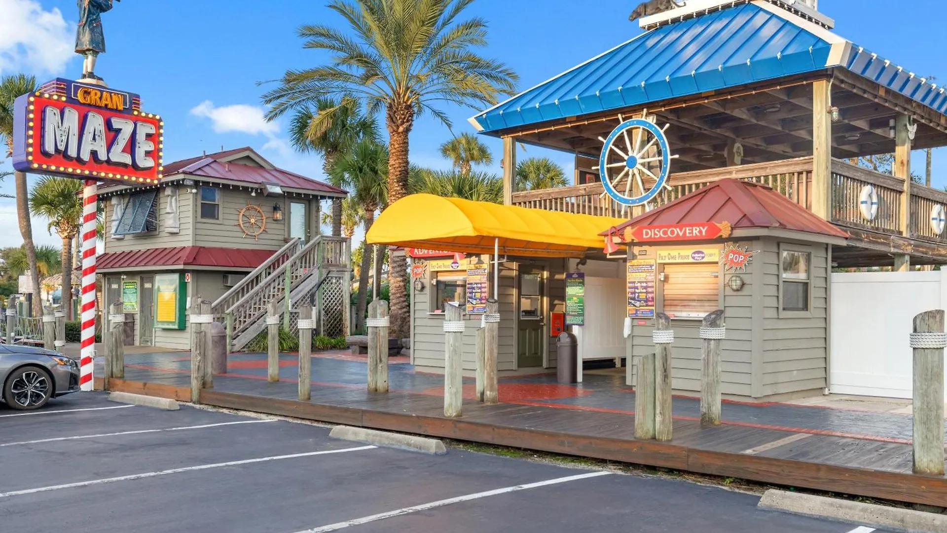 Luxury Gulf Front Property! Directly On The Beach! Sleeps 15! Panama City Beach Holiday home