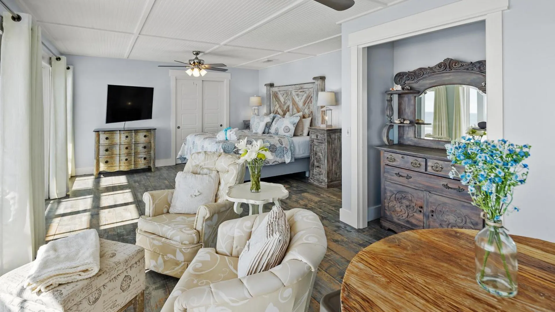 Holiday home Luxury Gulf Front Property! Directly On The Beach! Sleeps 15! Panama City Beach United States