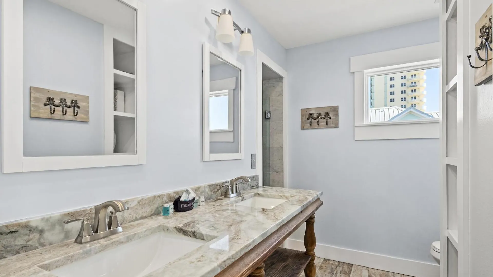 Luxury Gulf Front Property! Directly On The Beach! Sleeps 15! Panama City Beach Holiday home