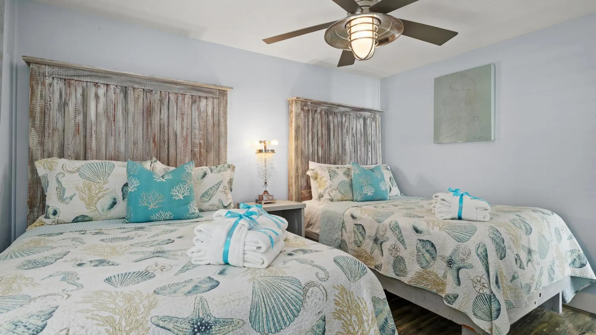 Luxury Gulf Front Property! Directly On The Beach! Sleeps 15! Panama City Beach United States