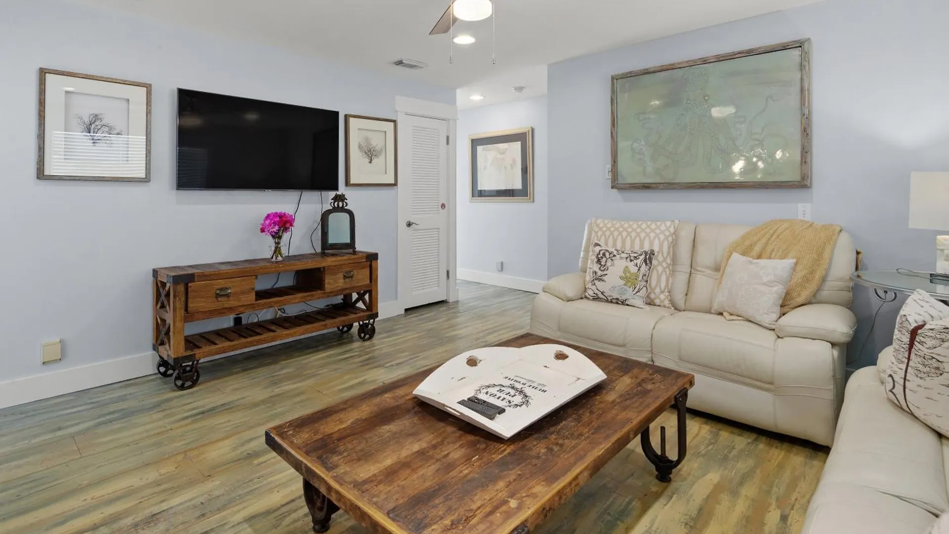 Luxury Gulf Front Property! Directly On The Beach! Sleeps 15! Panama City Beach